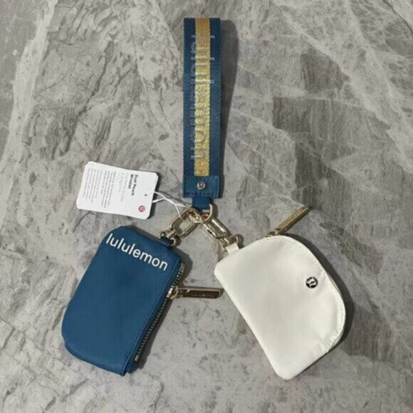 Brand new with tags Lululemon dual pouch keychain - Picture 1 of 1